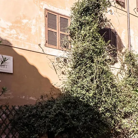 아파트 The Magister's